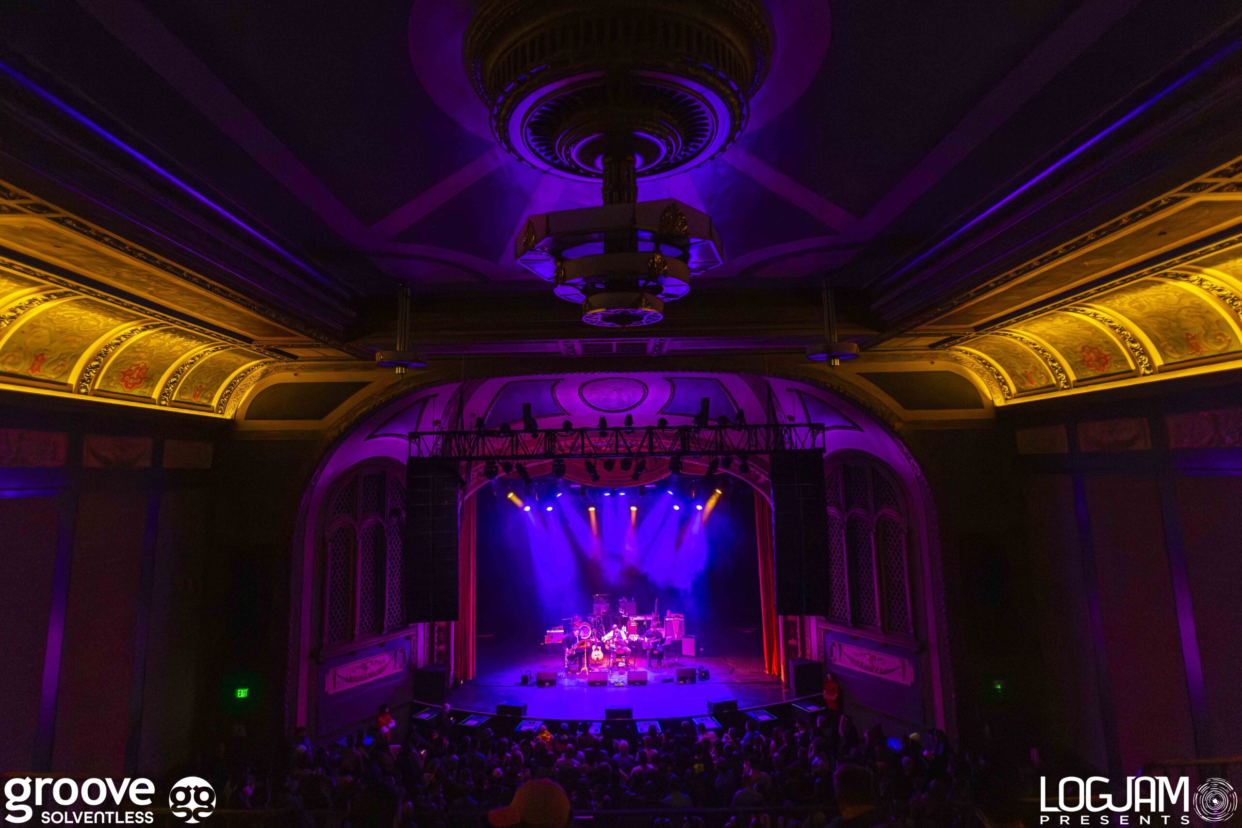 20251118_khruangbin_817_mb