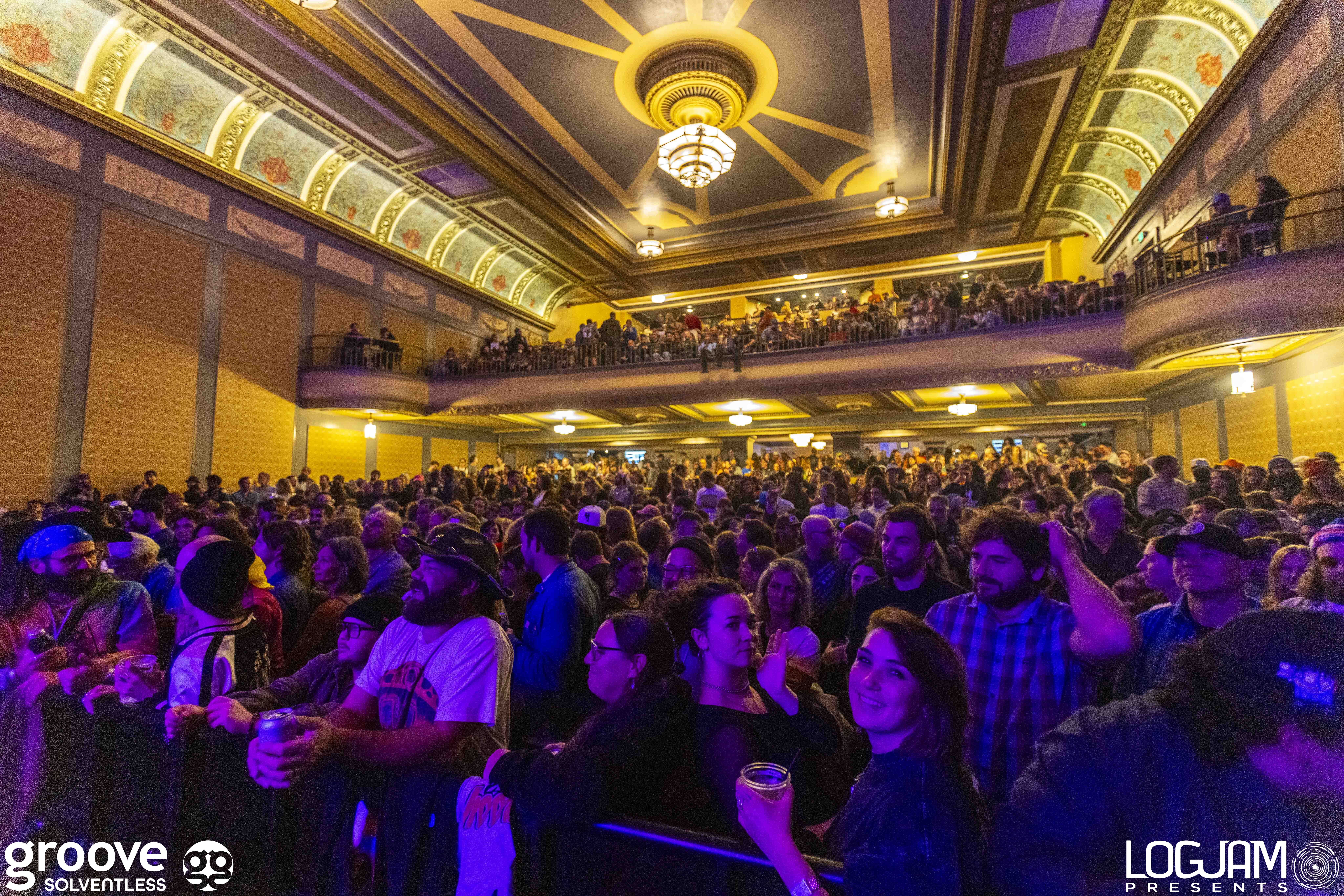 20251118_khruangbin_887_mb