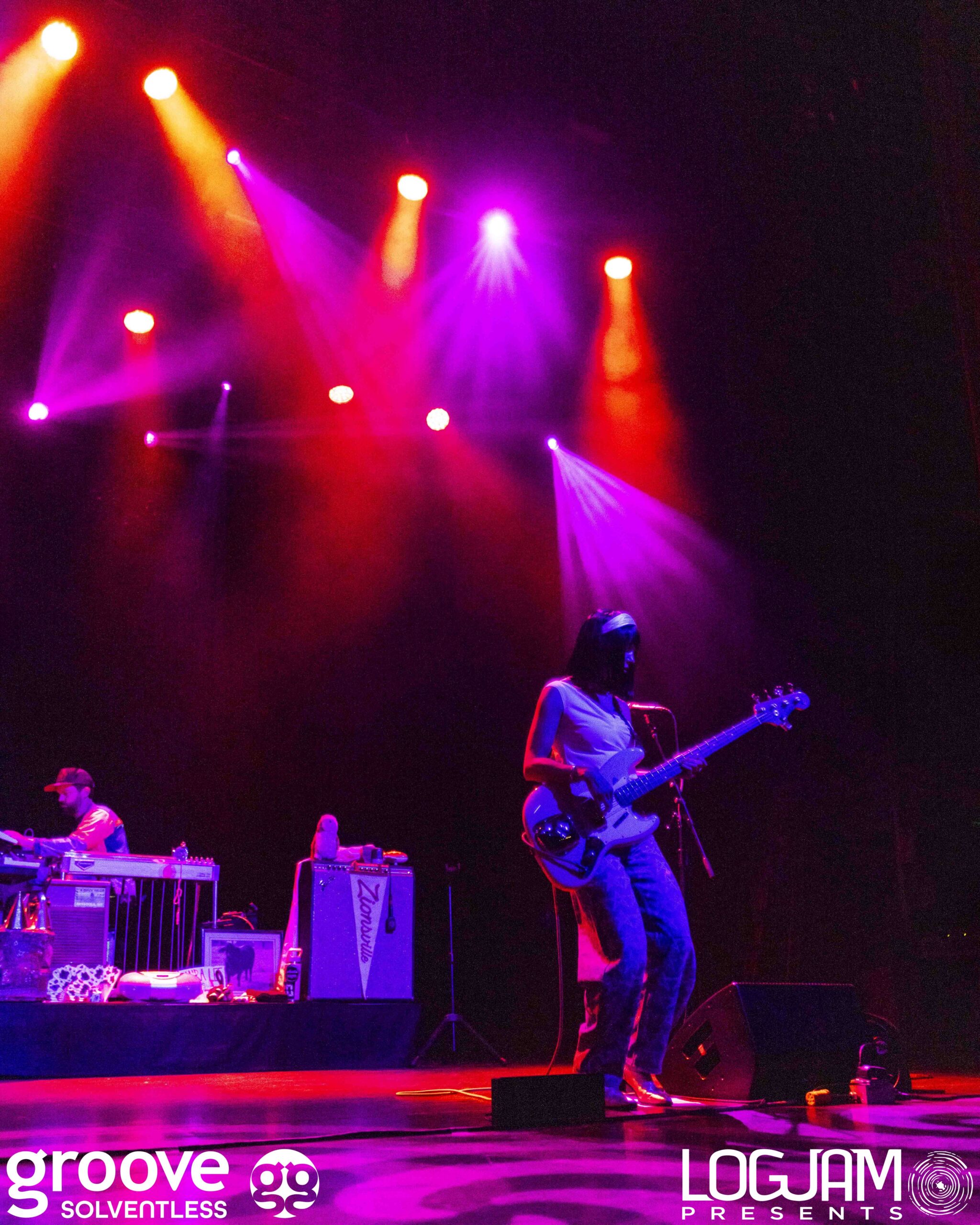 20251118_khruangbin_945_mb