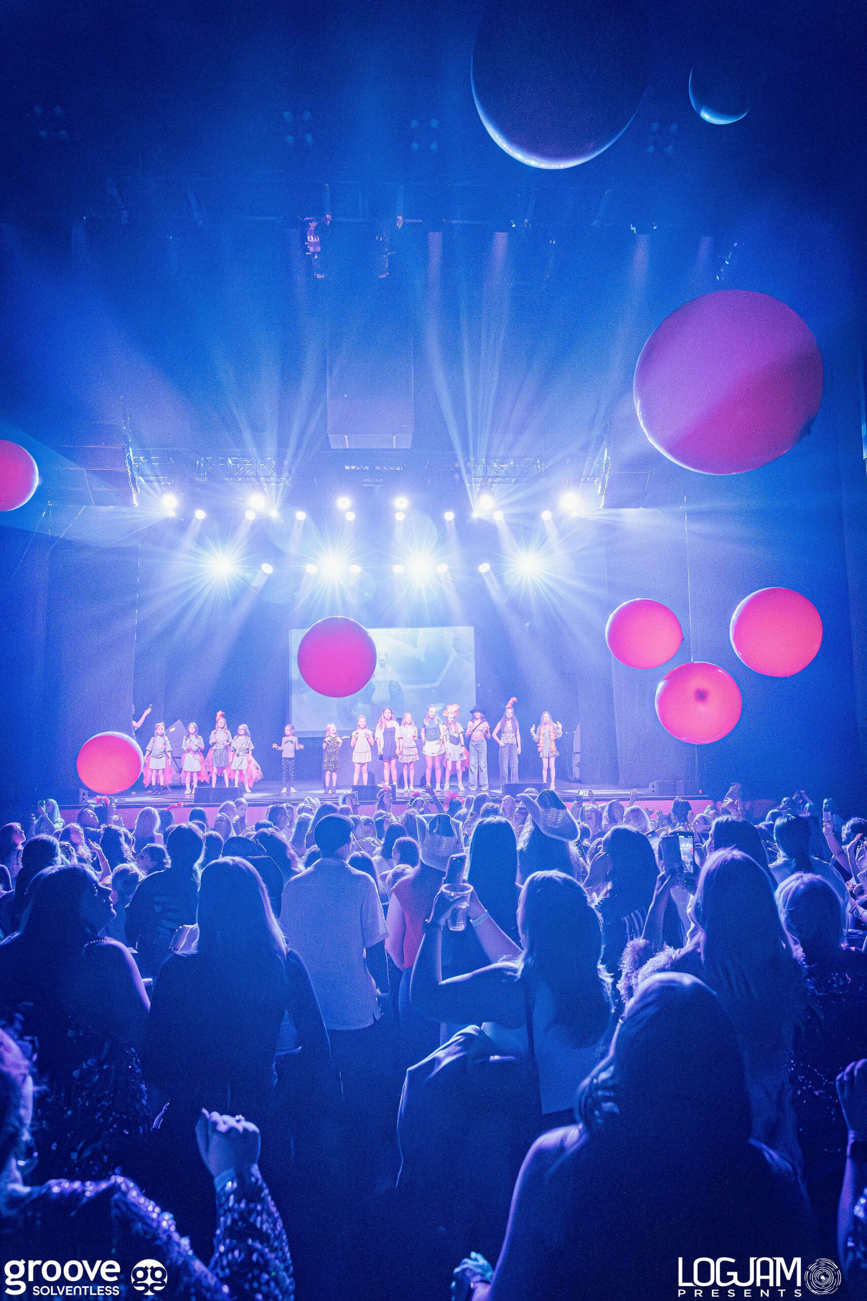 LifeofaShowgirl_Logjam-103