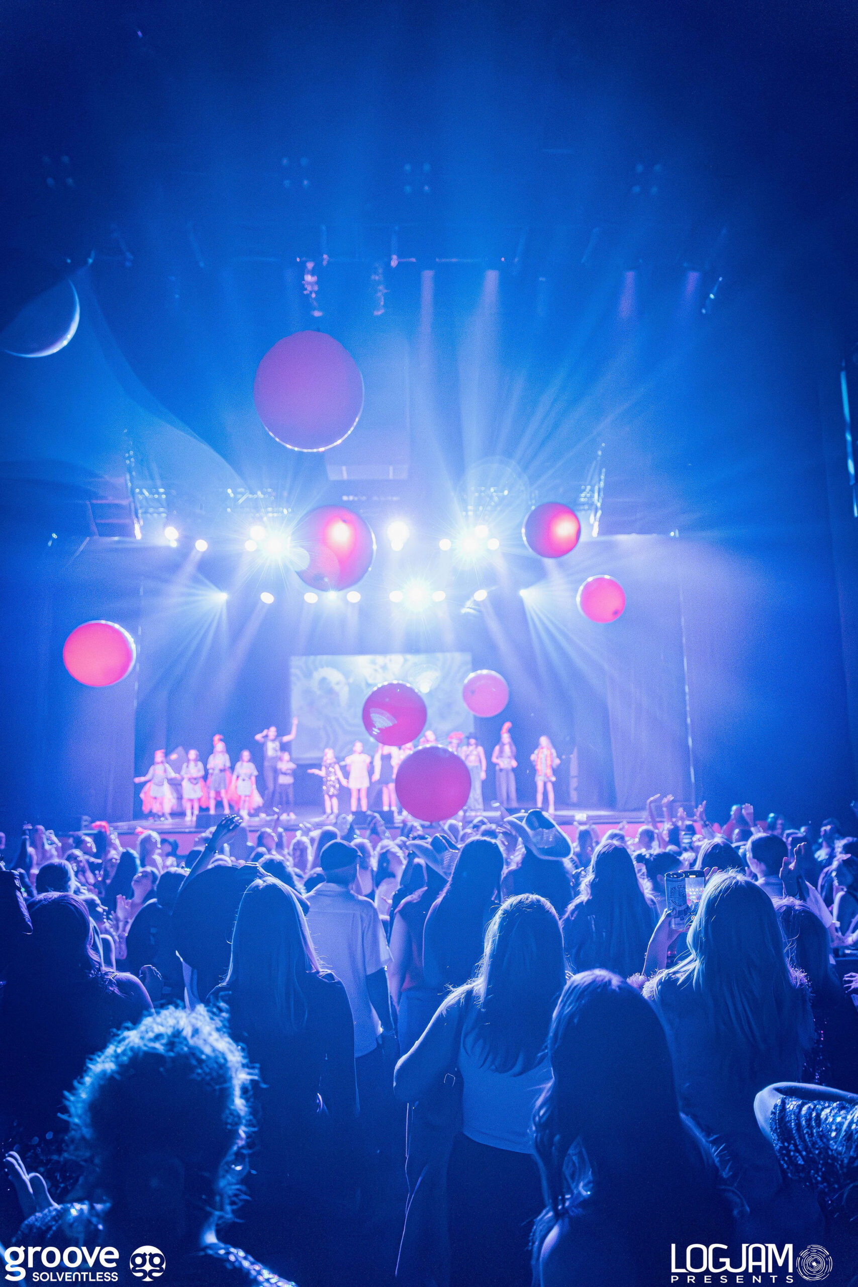 LifeofaShowgirl_Logjam-104