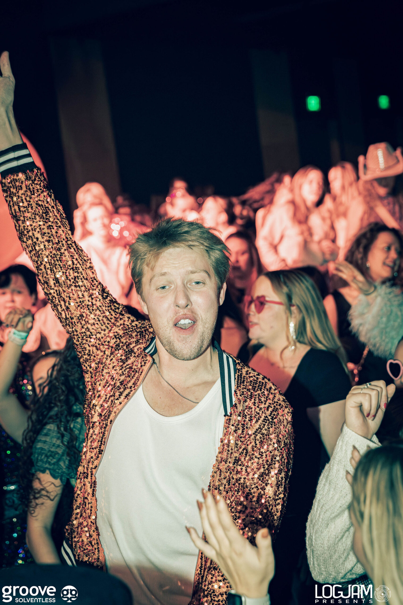 LifeofaShowgirl_Logjam-119