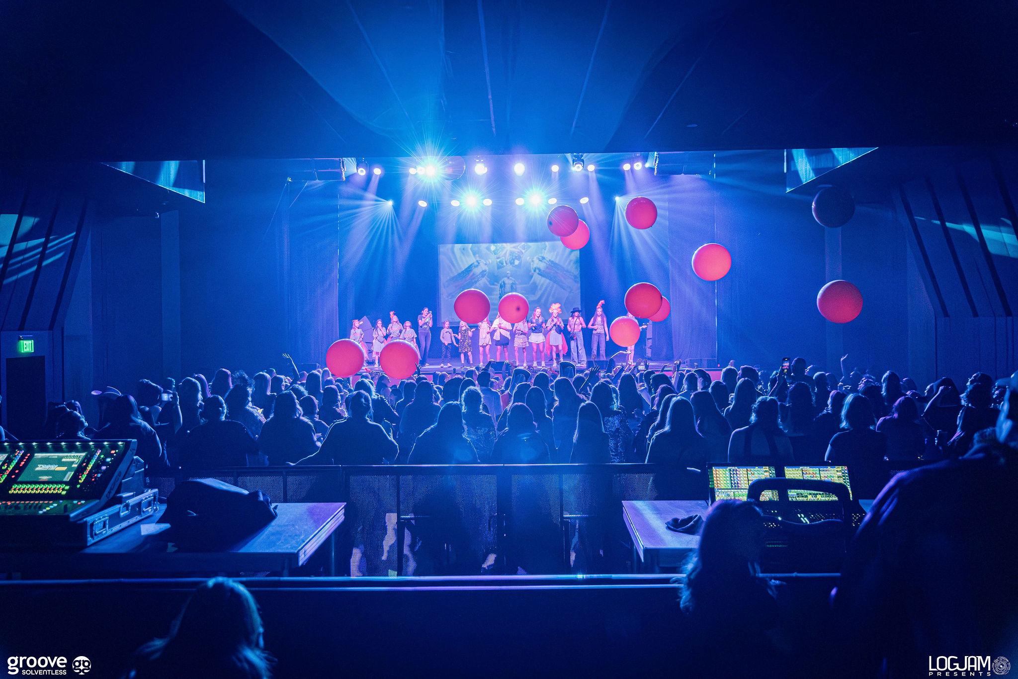 LifeofaShowgirl_Logjam_landscape-49