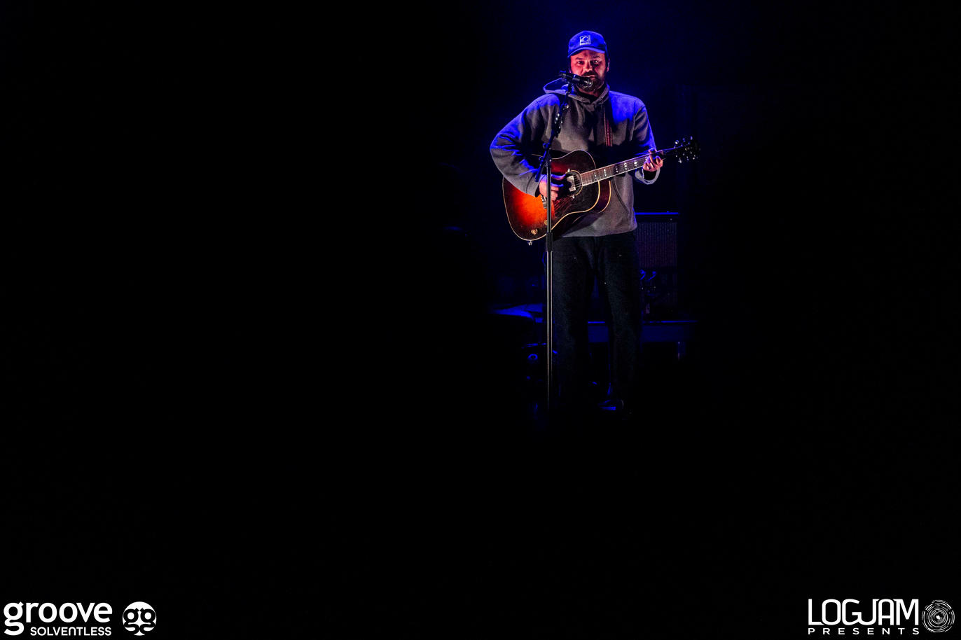 20261023_shakey-graves_0843_mb